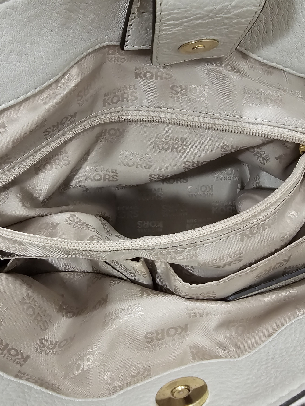 Michael Kors Astor White Pebbled Leather Crossbody Bag - Picture 10 of 14
